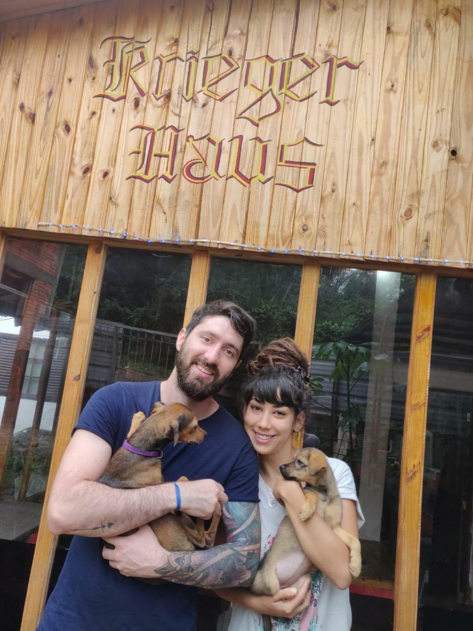 Krieger Haus Hostel Puerto Iguazu Bagian luar foto