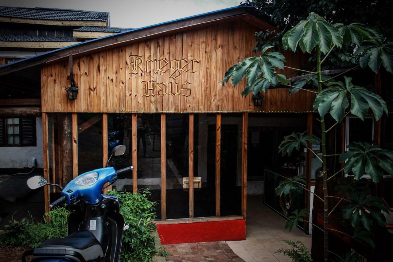 Krieger Haus Hostel Puerto Iguazu Bagian luar foto