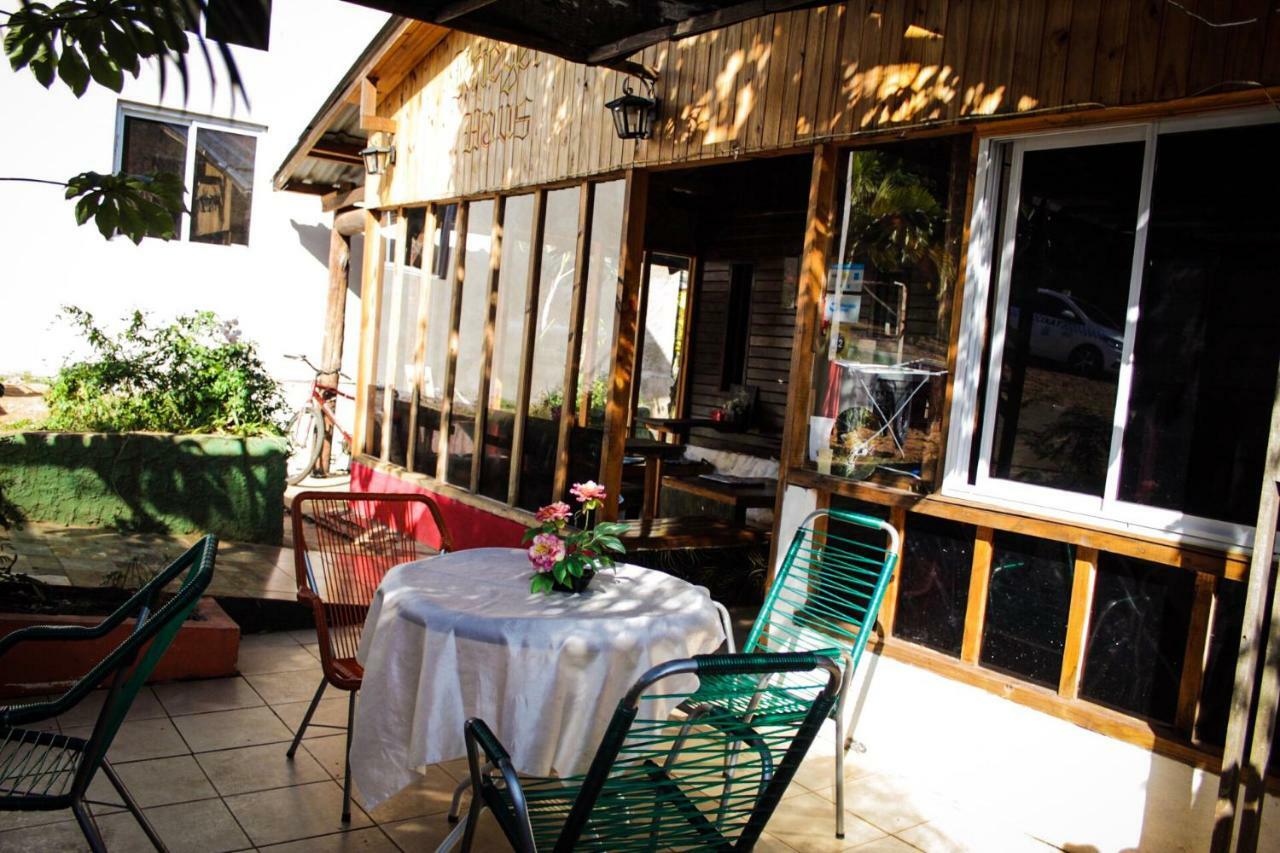 Krieger Haus Hostel Puerto Iguazu Bagian luar foto